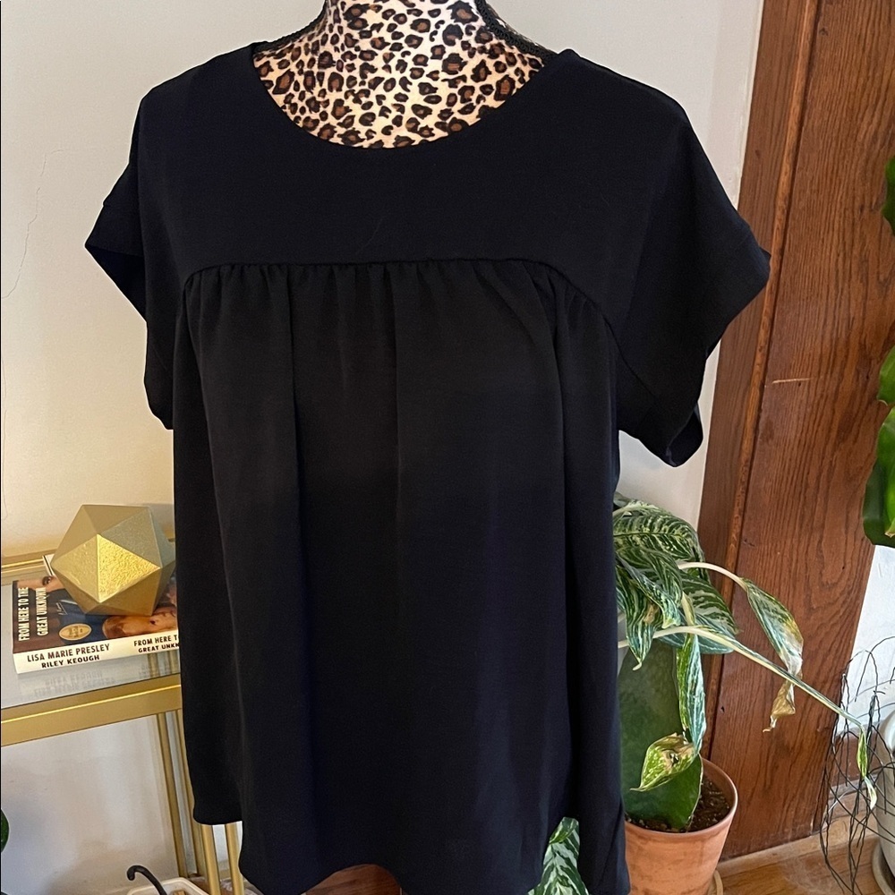 Flowy and Feminine Chic Black Blouse - Andree by Unit - Size XL